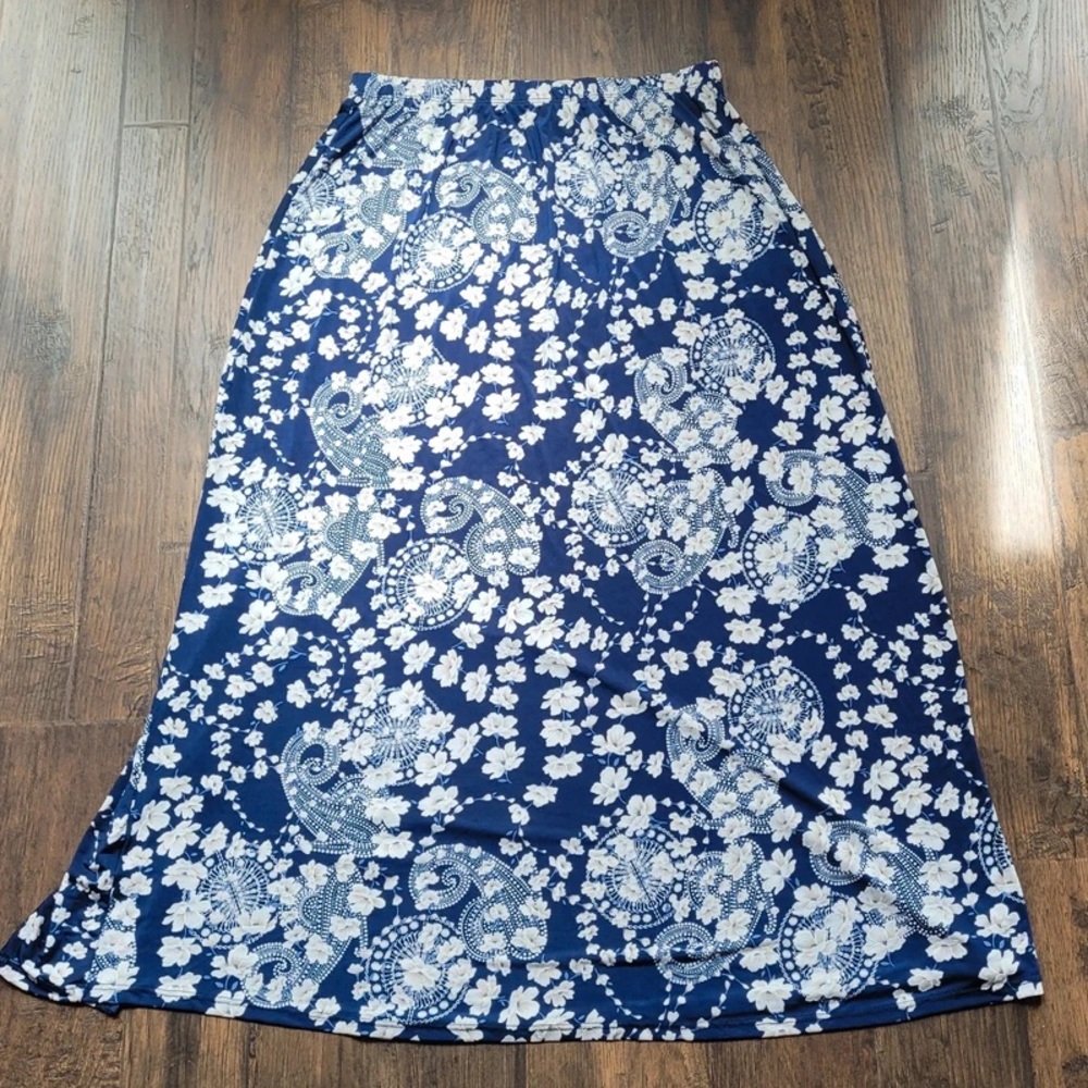 Espresso Navy and White Paisley Floral Midi Skirt with Side Slit - Picture 4 of 4